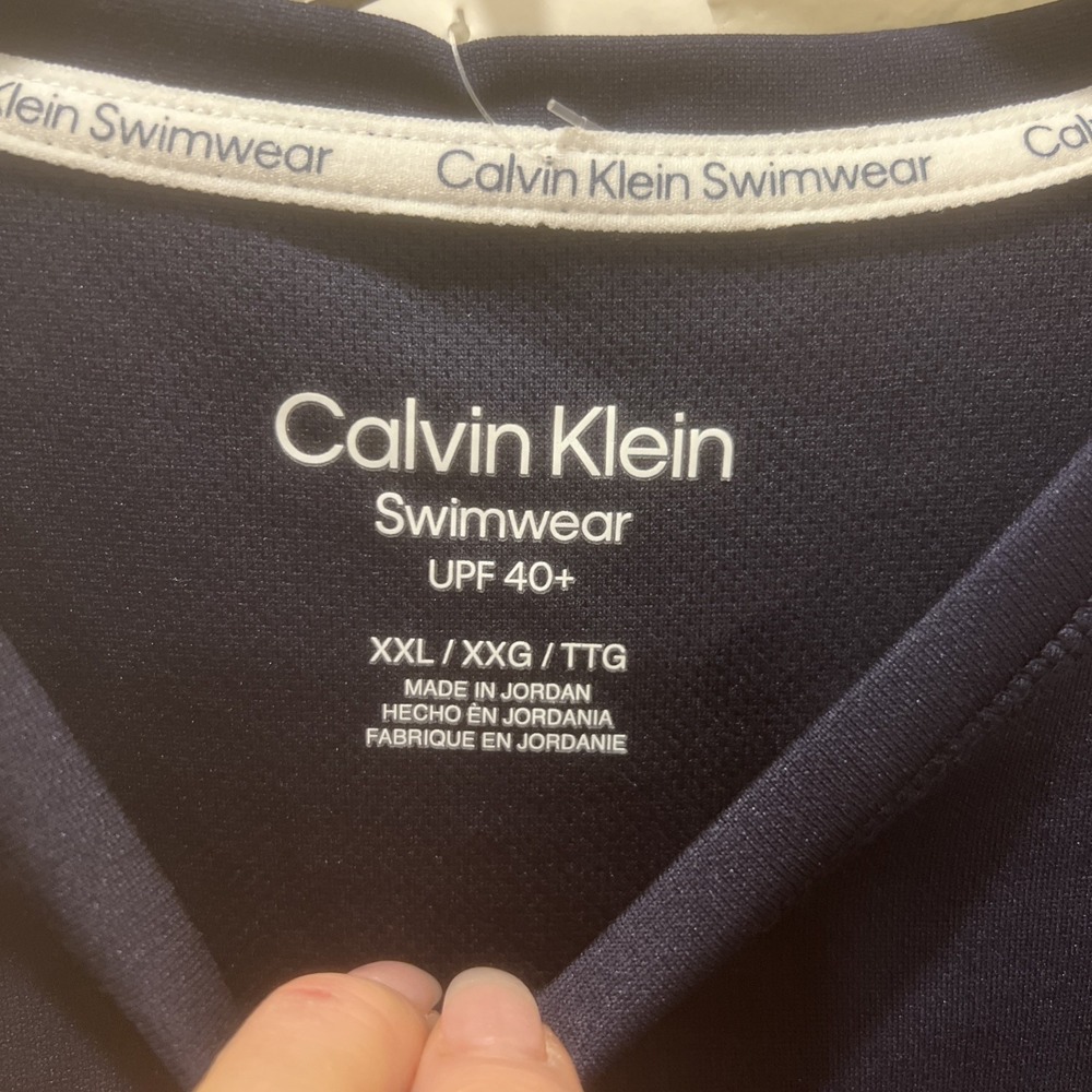 NEW Calvin Klein~XXL~Swimwear Navy Blue T-Shirt UPF40+ Mens Short Sleeve - Picture 3 of 11